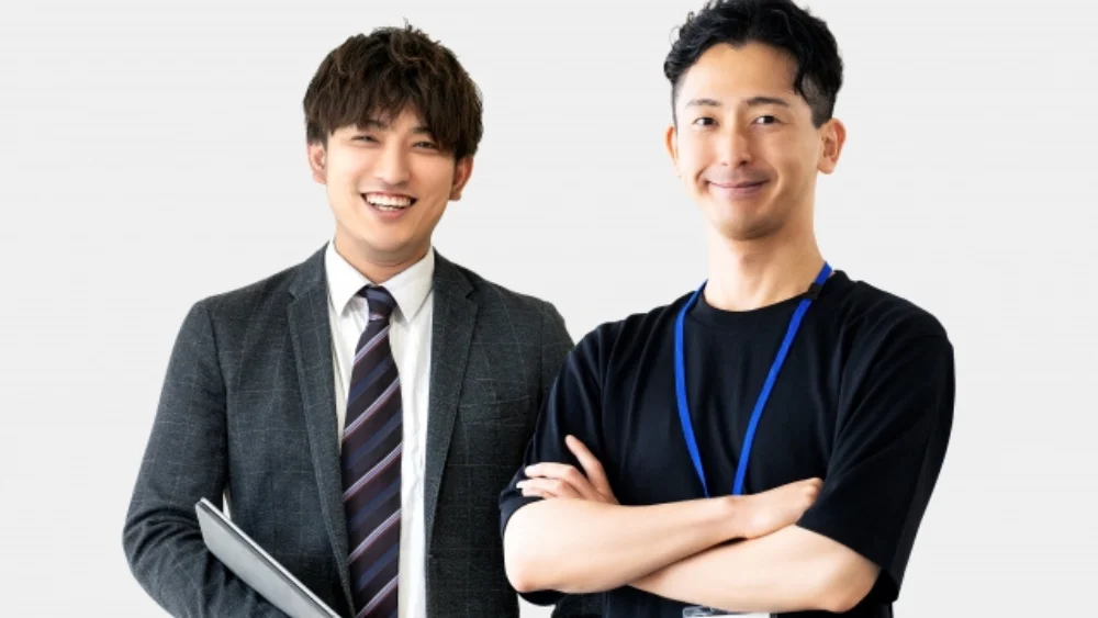 消防活動服の消防士と消防車